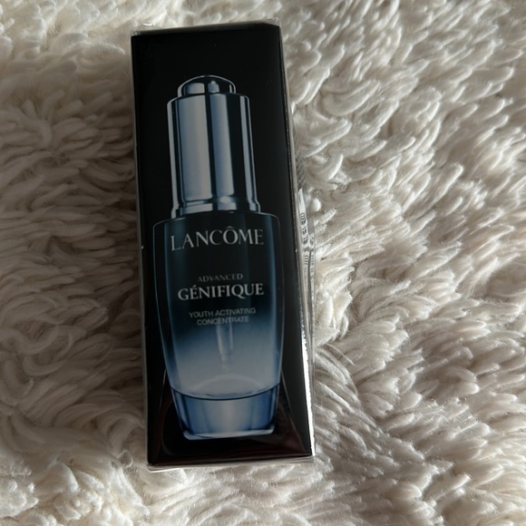 New in box ADVANCED GÉNIFIQUE FACE SERUM 0.67 Fl oz 20 ml sealed - Picture 1 of 6